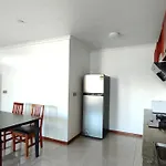 Modern 3-Bedroom Apartment Queens Rd