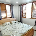 Modern 3-Bedroom Apartment Queens Rd