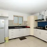 Tropical Plaza Apt