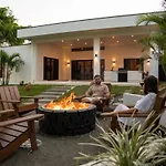 Heaven Retreat With Minigolf, Pool, Fire Pit, Bbq