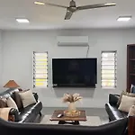 4 Bedroom Villa 5 Min Walk To The Beach
