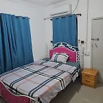 Lin\'S Apartment
