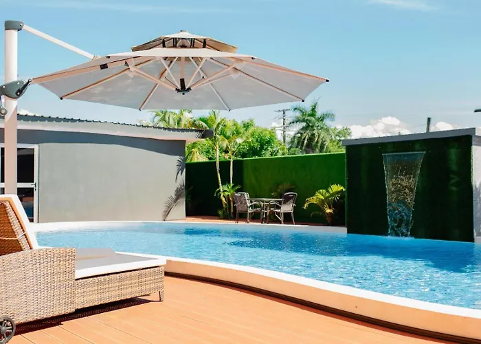 Hibiscus Suites And Residences