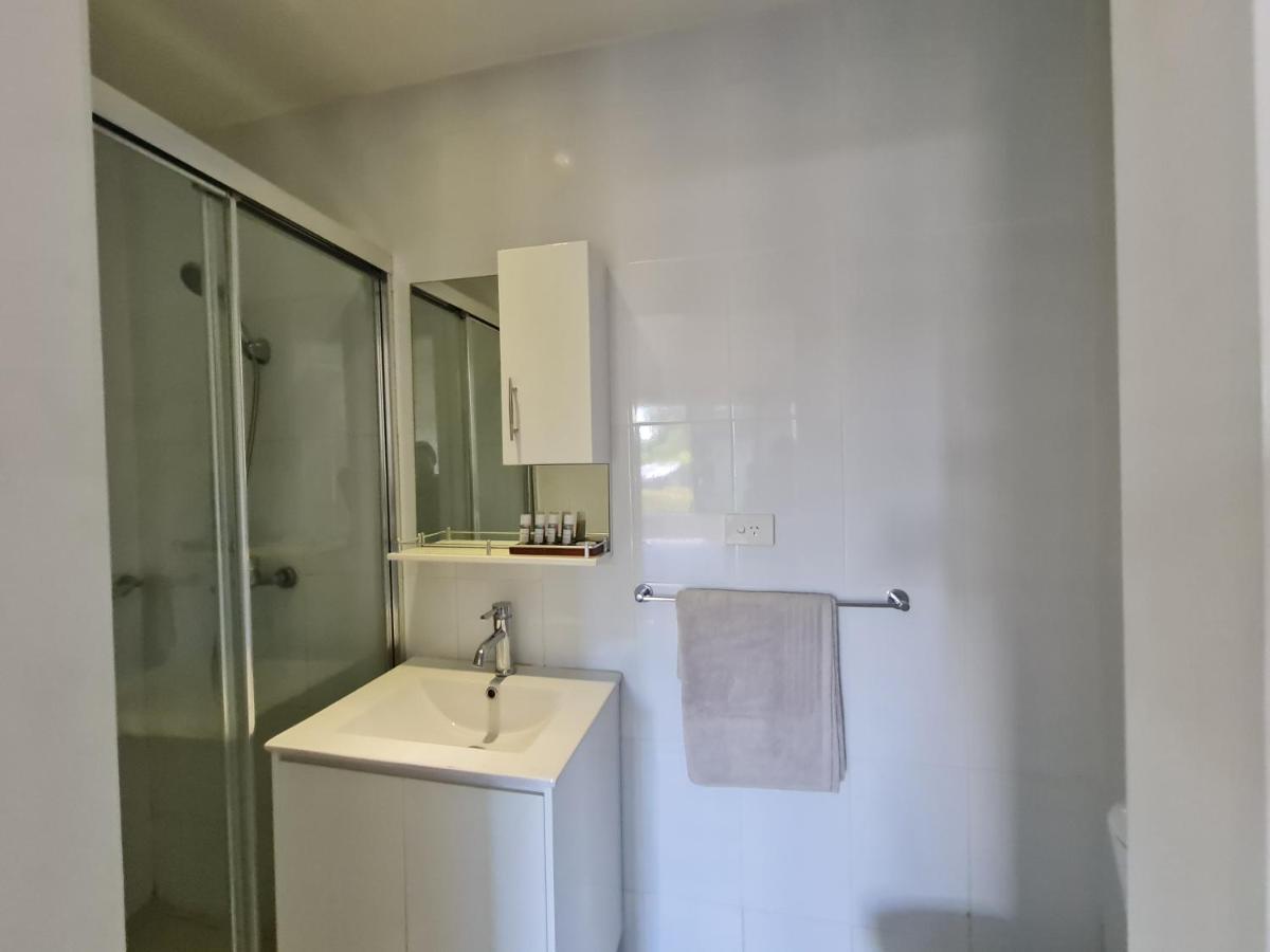 New Door 325 Apartment Nadi