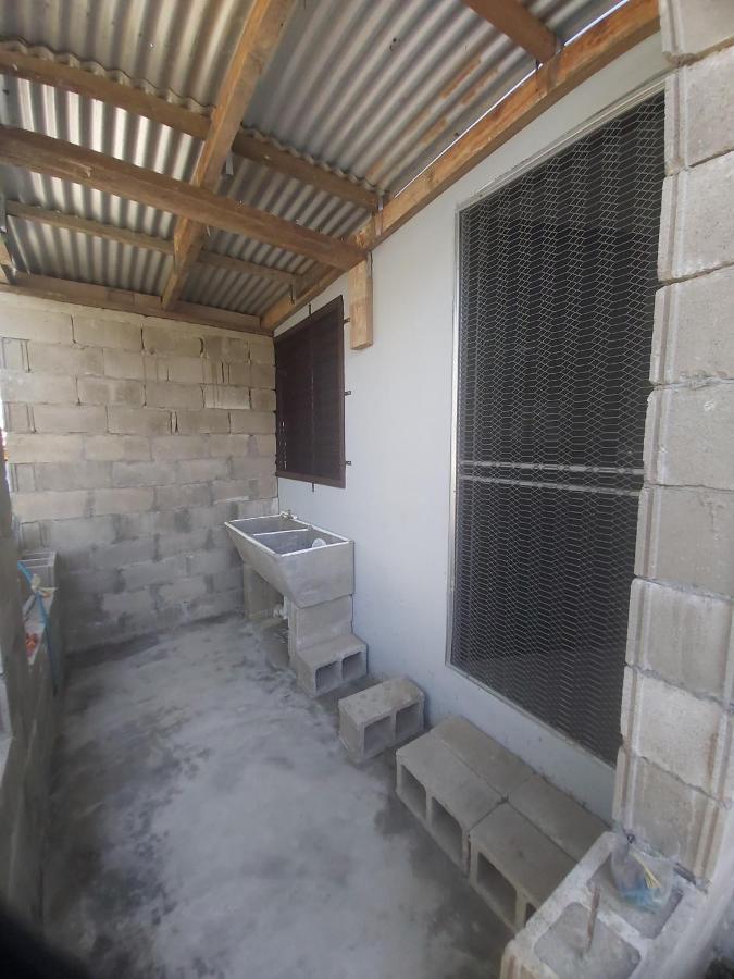 Island Guesthouse: Centrally Located One-bedroom With Kitchen *