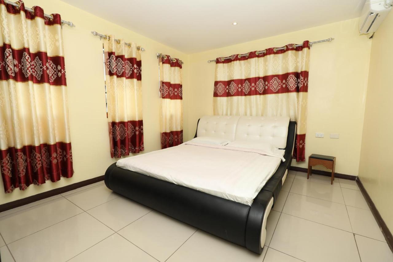 Tropical Plaza Apartment