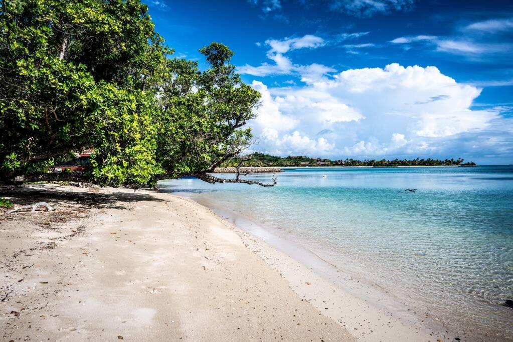 Private Malolo Island * Nadi
