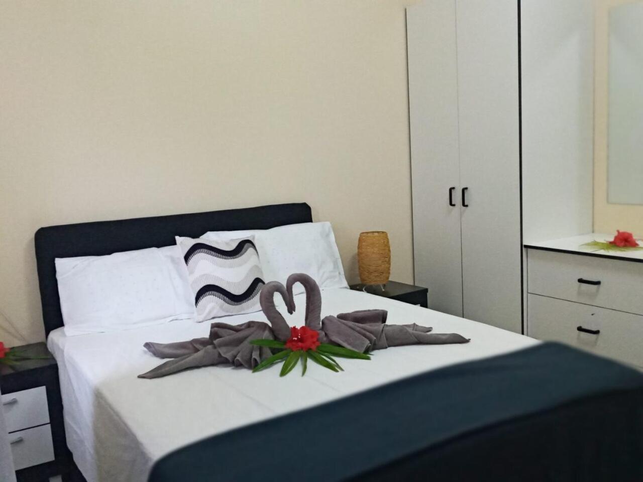 Singhs Elite Apartment *