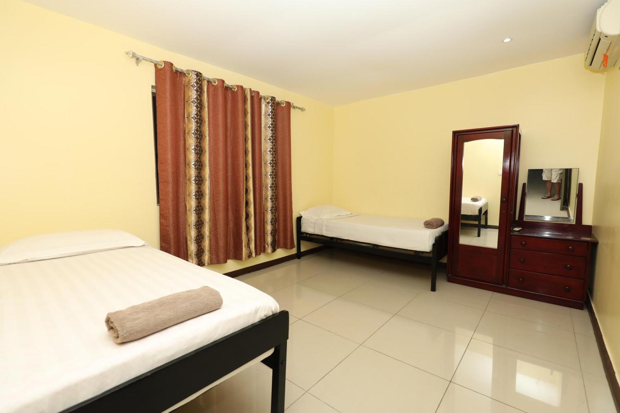 Tropical Plaza Apartment *