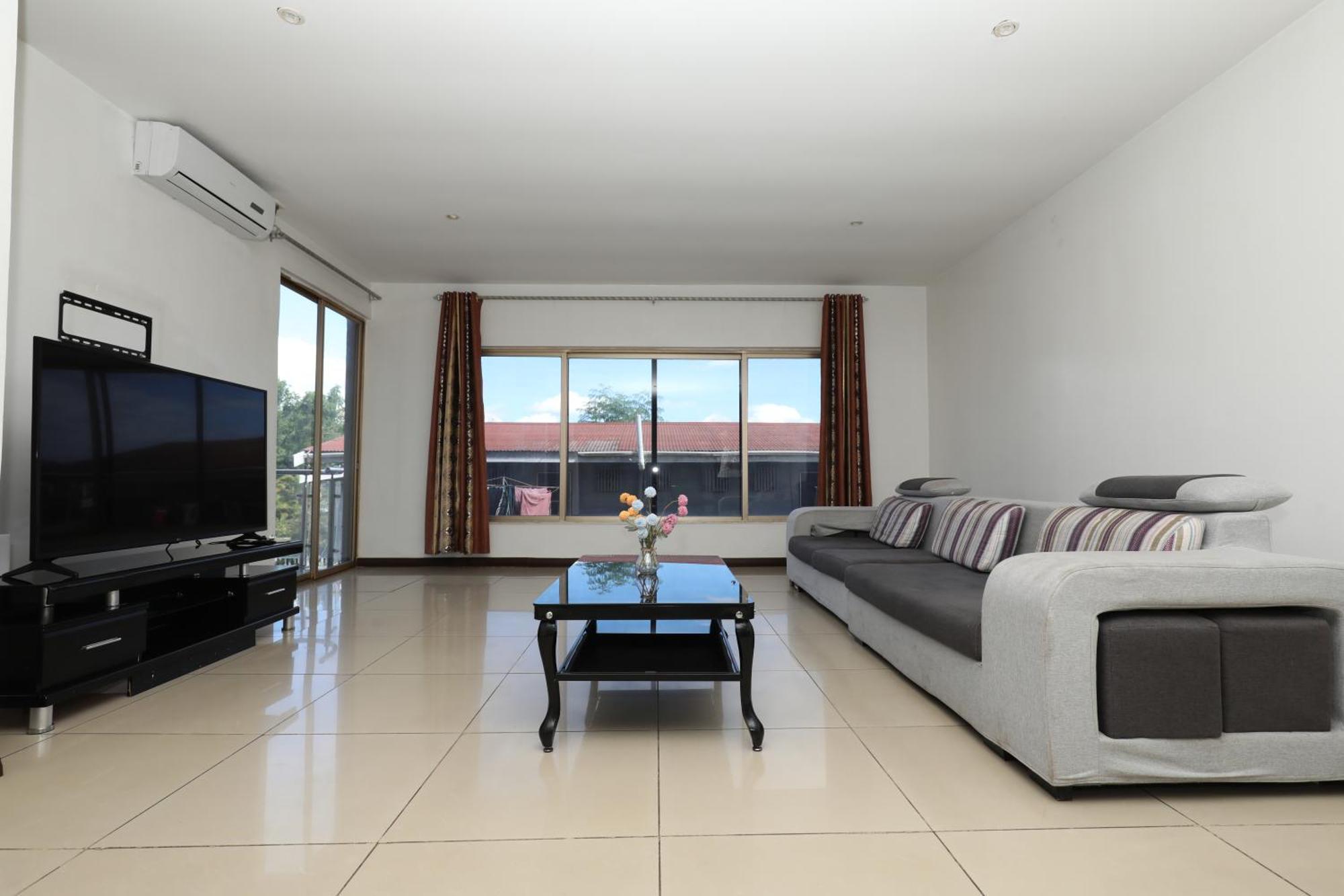 Tropical Plaza Apartment