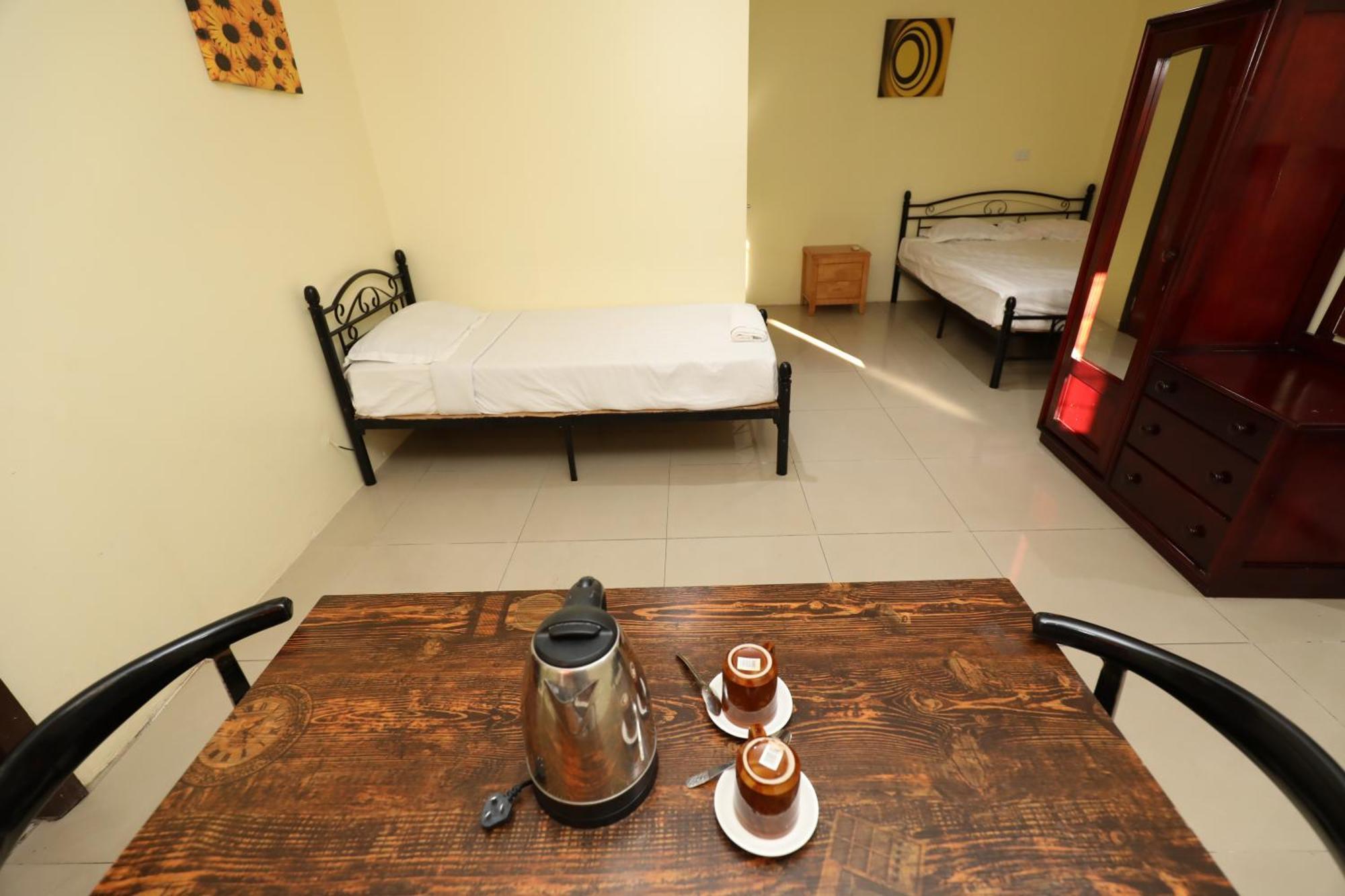Tropical Plaza Apartment *