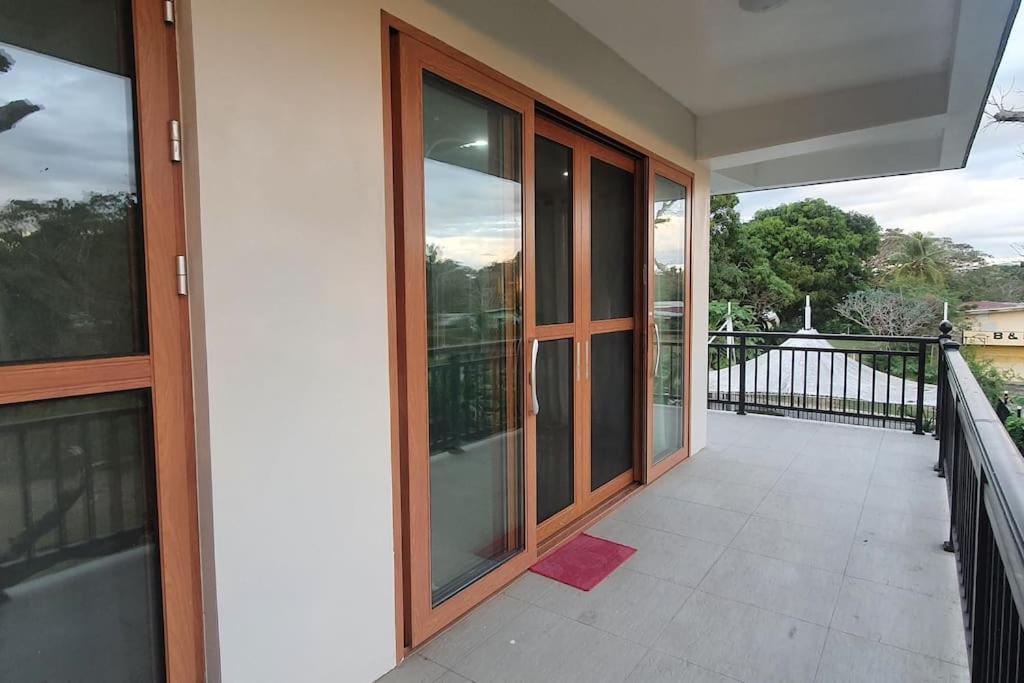 Exquisite 3-bedroom Unit With Free Parking. *