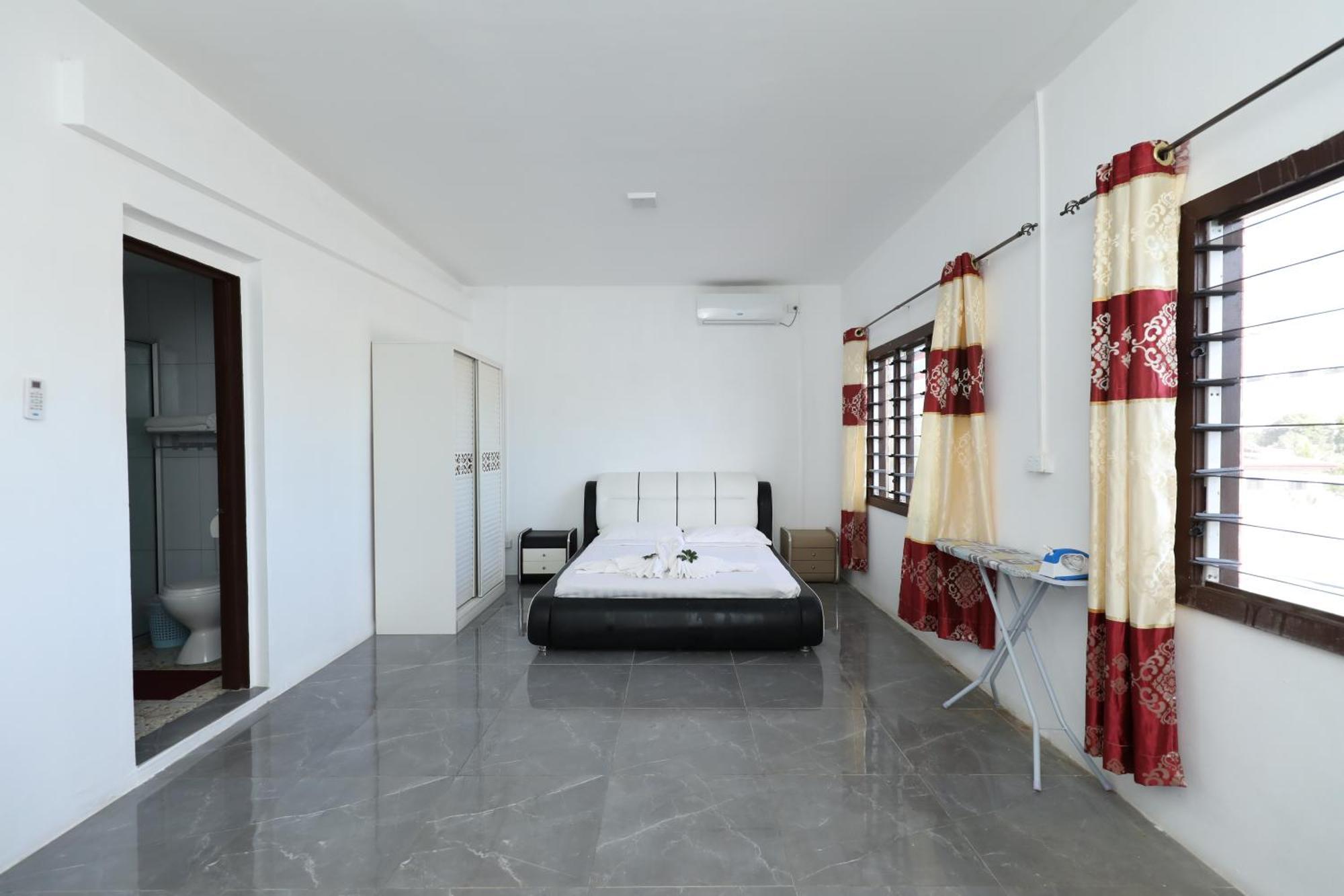 Tropical Plaza Apartment *