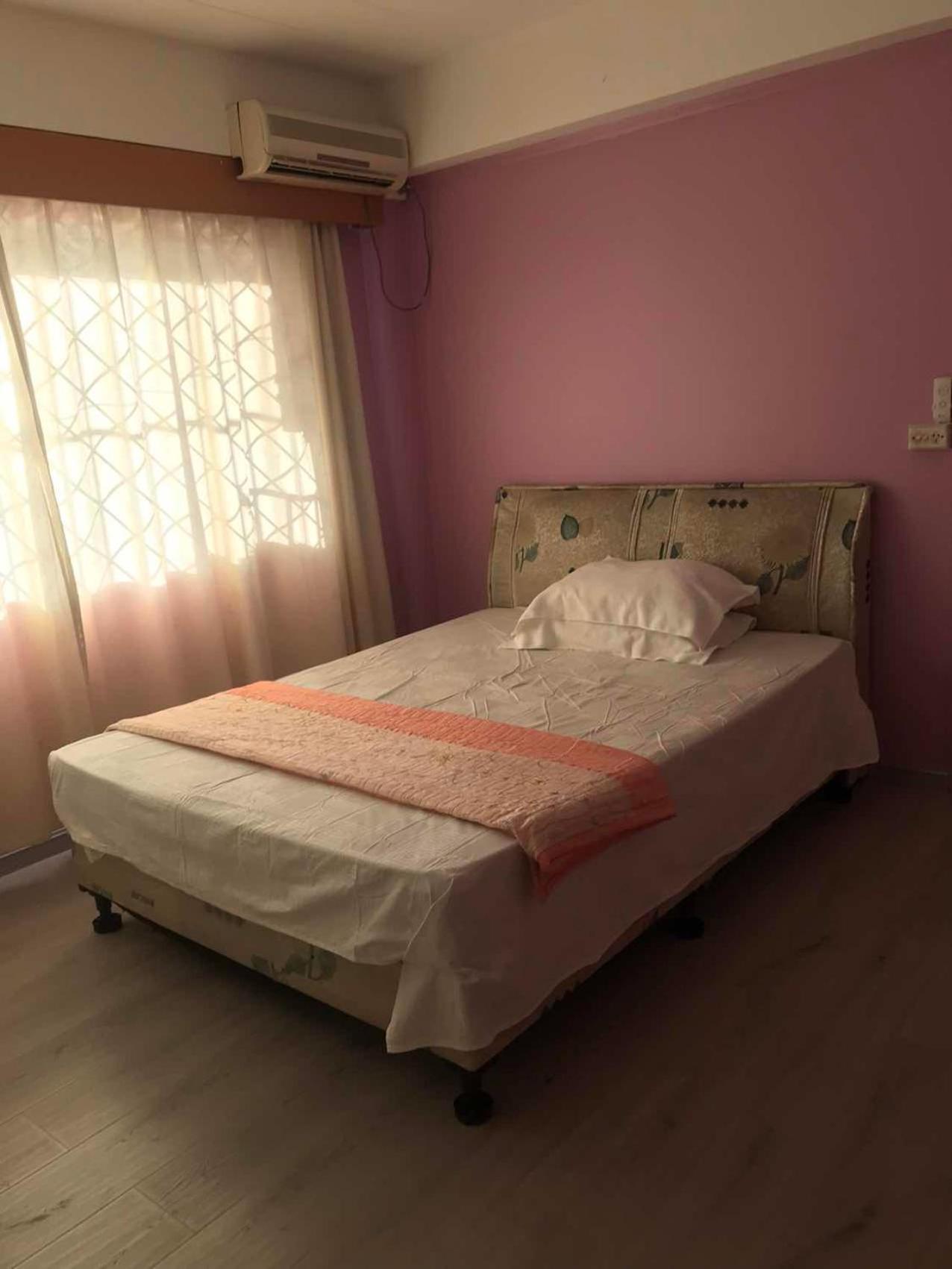 Hospedagem domiciliar Town Newly Renovated 2nd Floor With Free Wifi *