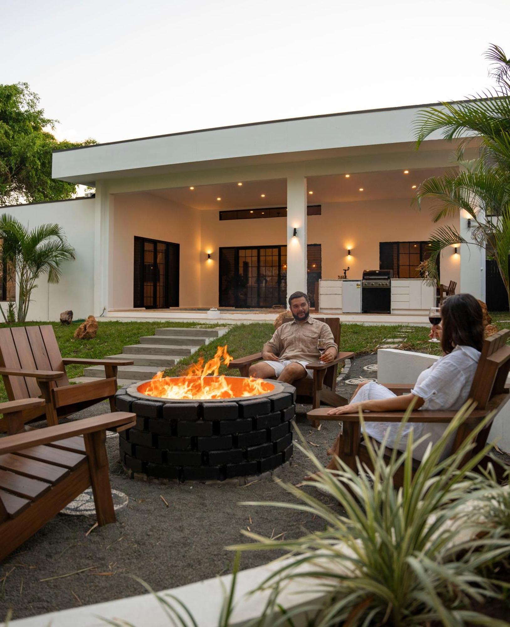 Villa Heaven Retreat With Minigolf, Pool, Fire Pit, Bbq *