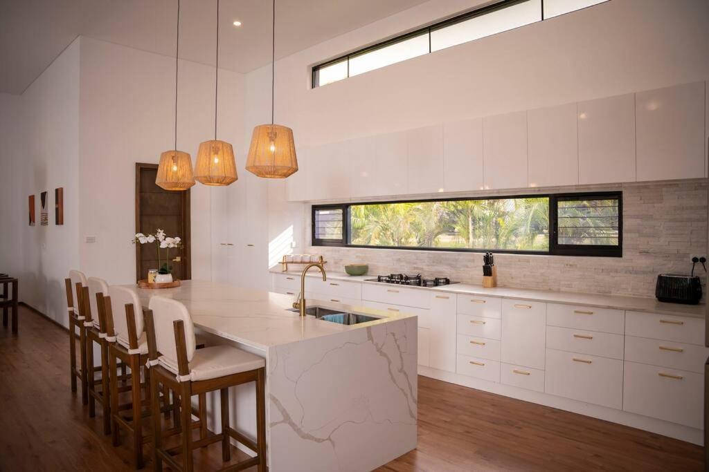 Villa Heaven Retreat With Minigolf, Pool, Fire Pit, Bbq Nadi