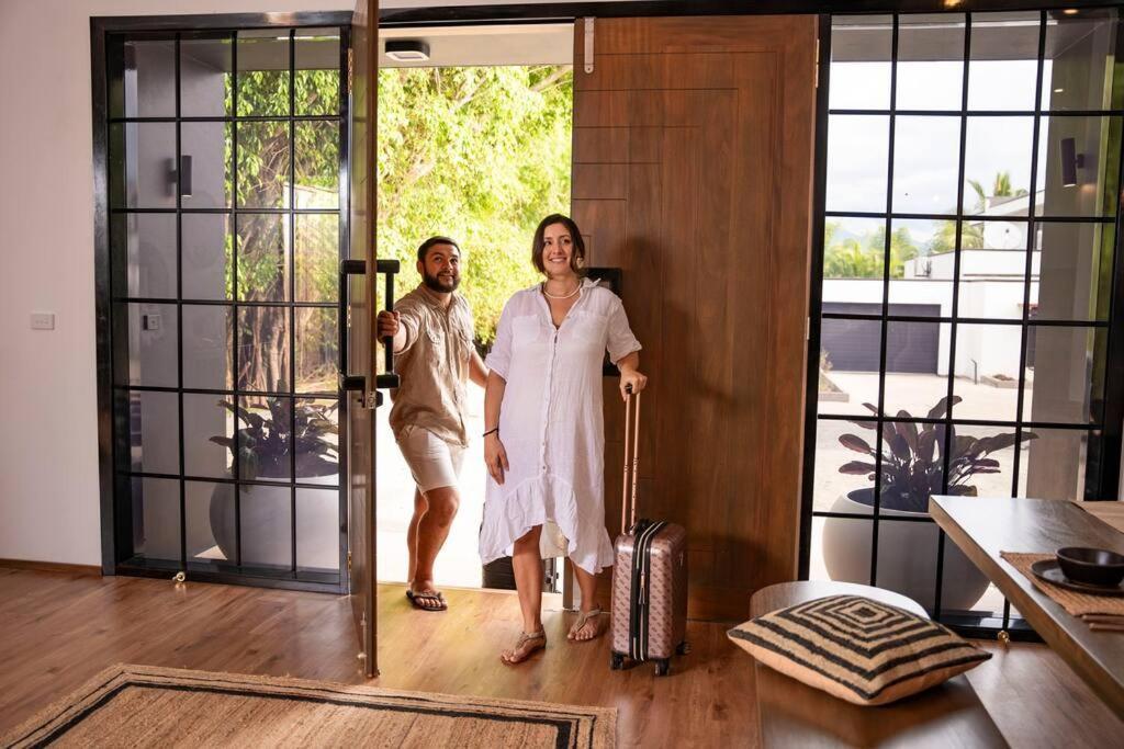Villa Heaven Retreat With Minigolf, Pool, Fire Pit, Bbq Nadi