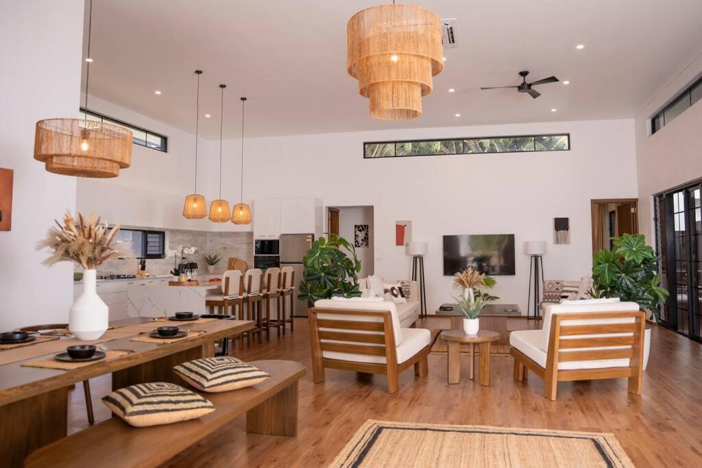Villa Heaven Retreat With Minigolf, Pool, Fire Pit, Bbq *