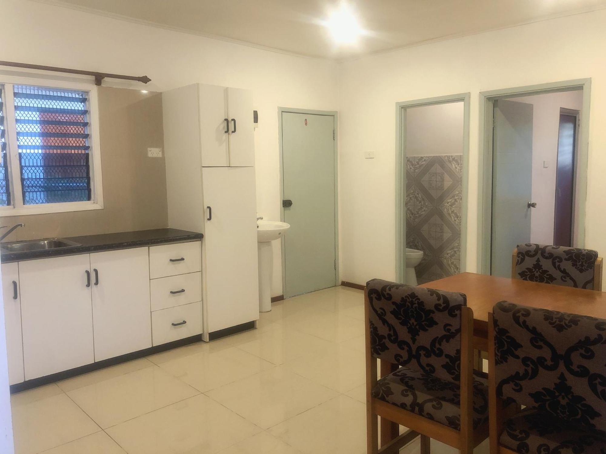 Apartment Ac 机场公寓 *