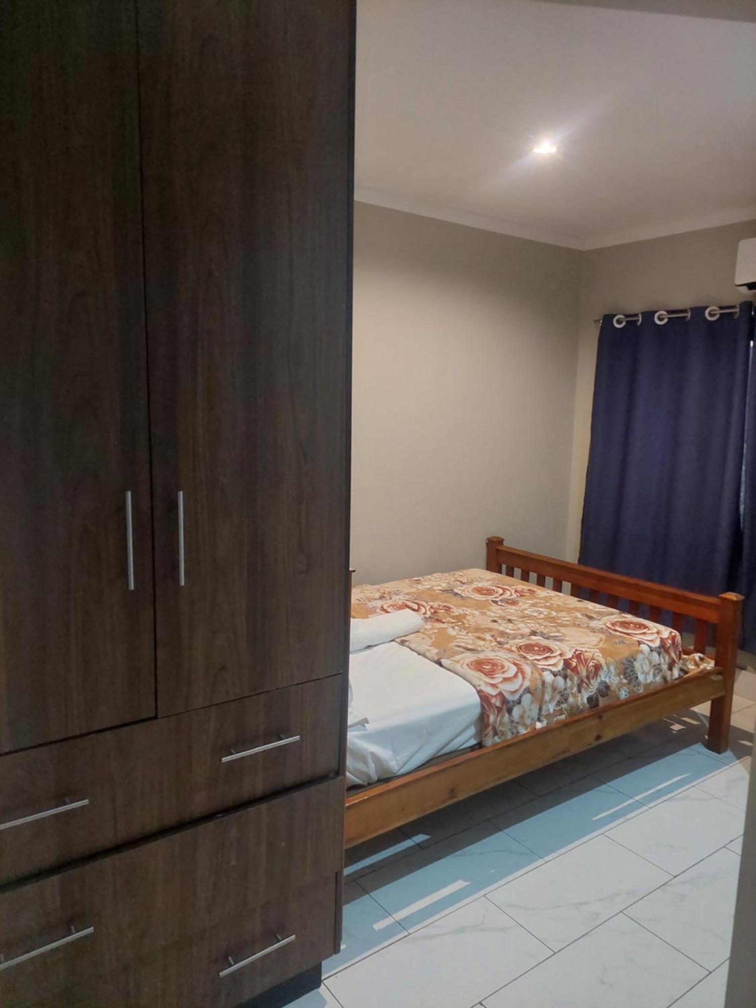 3 Bedroom Deluxee Apartment *