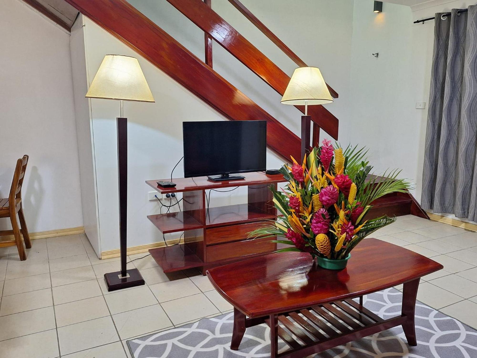 Apartment 111 & 112 - Ambitious Apartments, Namaka, *