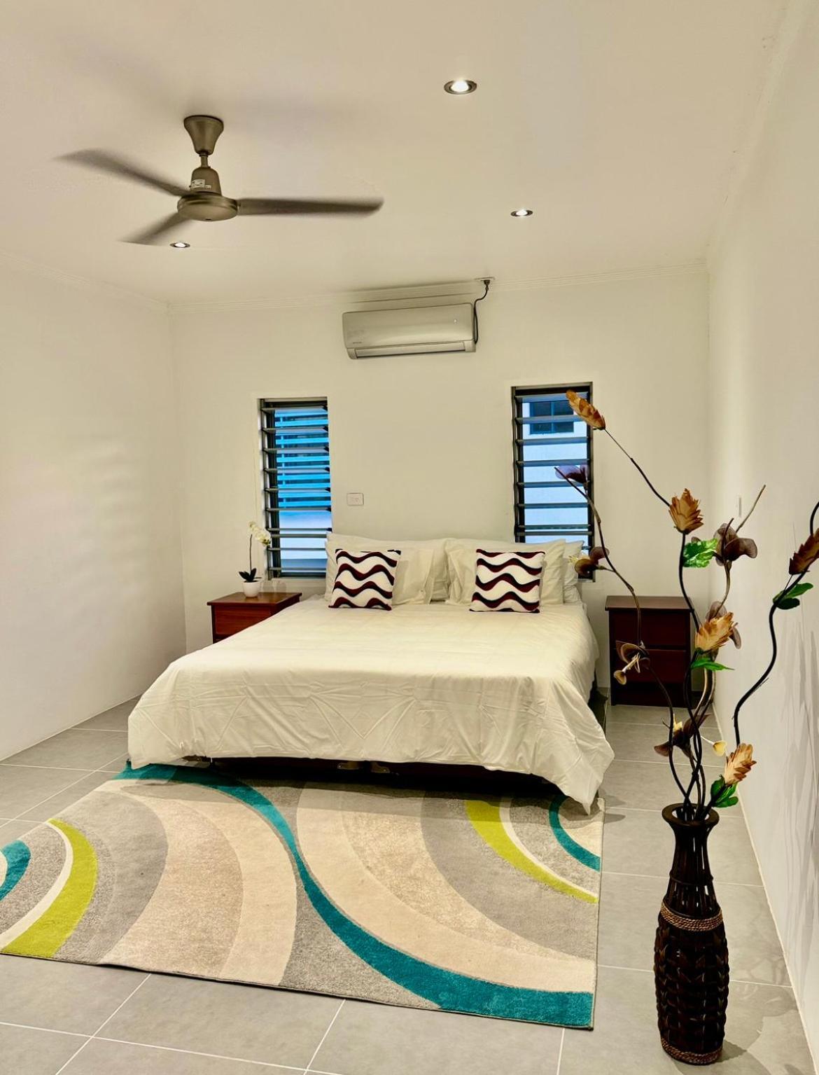 4 Bedroom 5 Min Walk To The Nadi