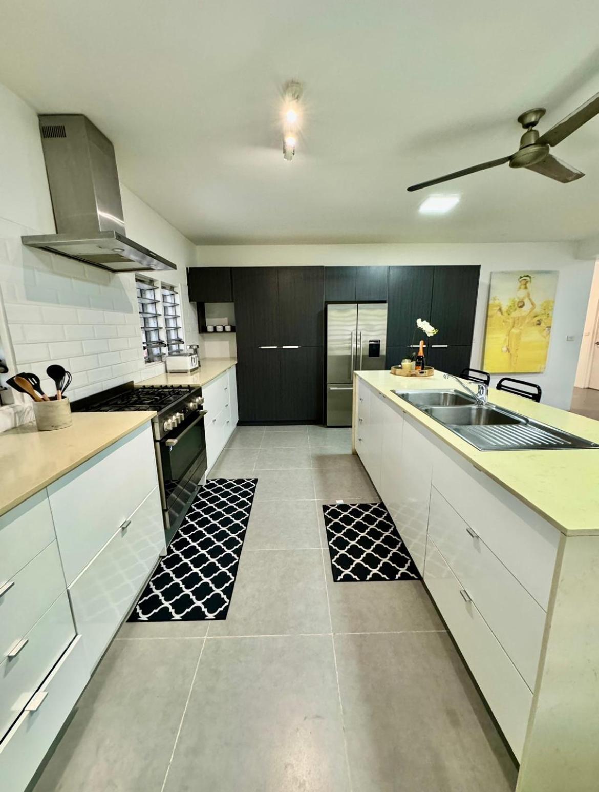 4 Bedroom 5 Min Walk To The * Nadi
