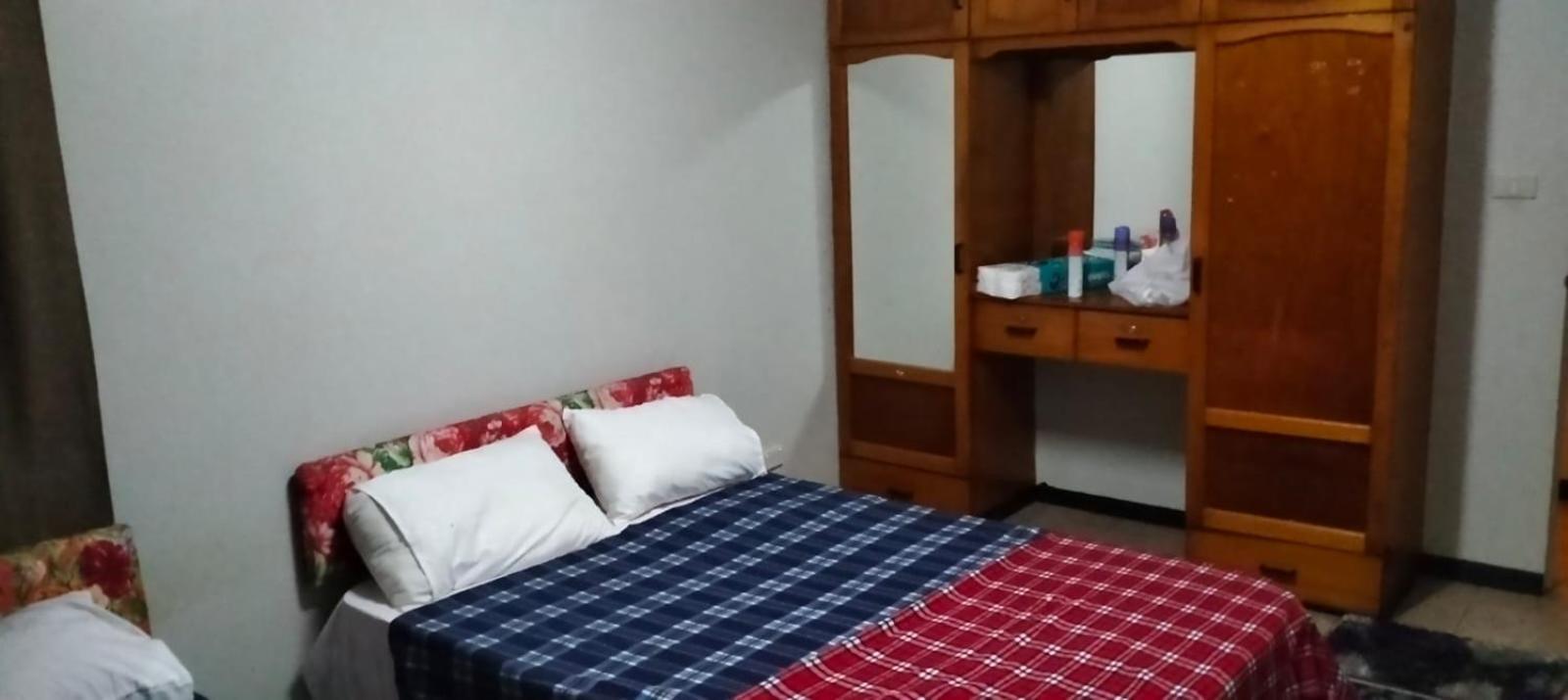 Bed & Breakfast Singhs Double Budget Shared Nadi