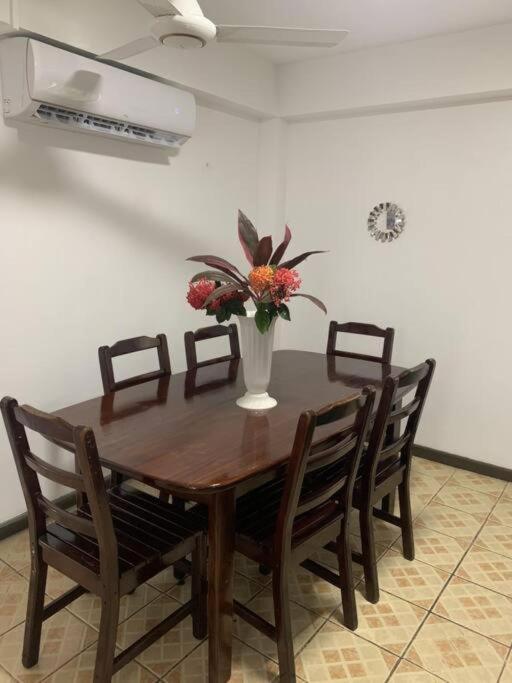 Bula Near Airport Holiday home *