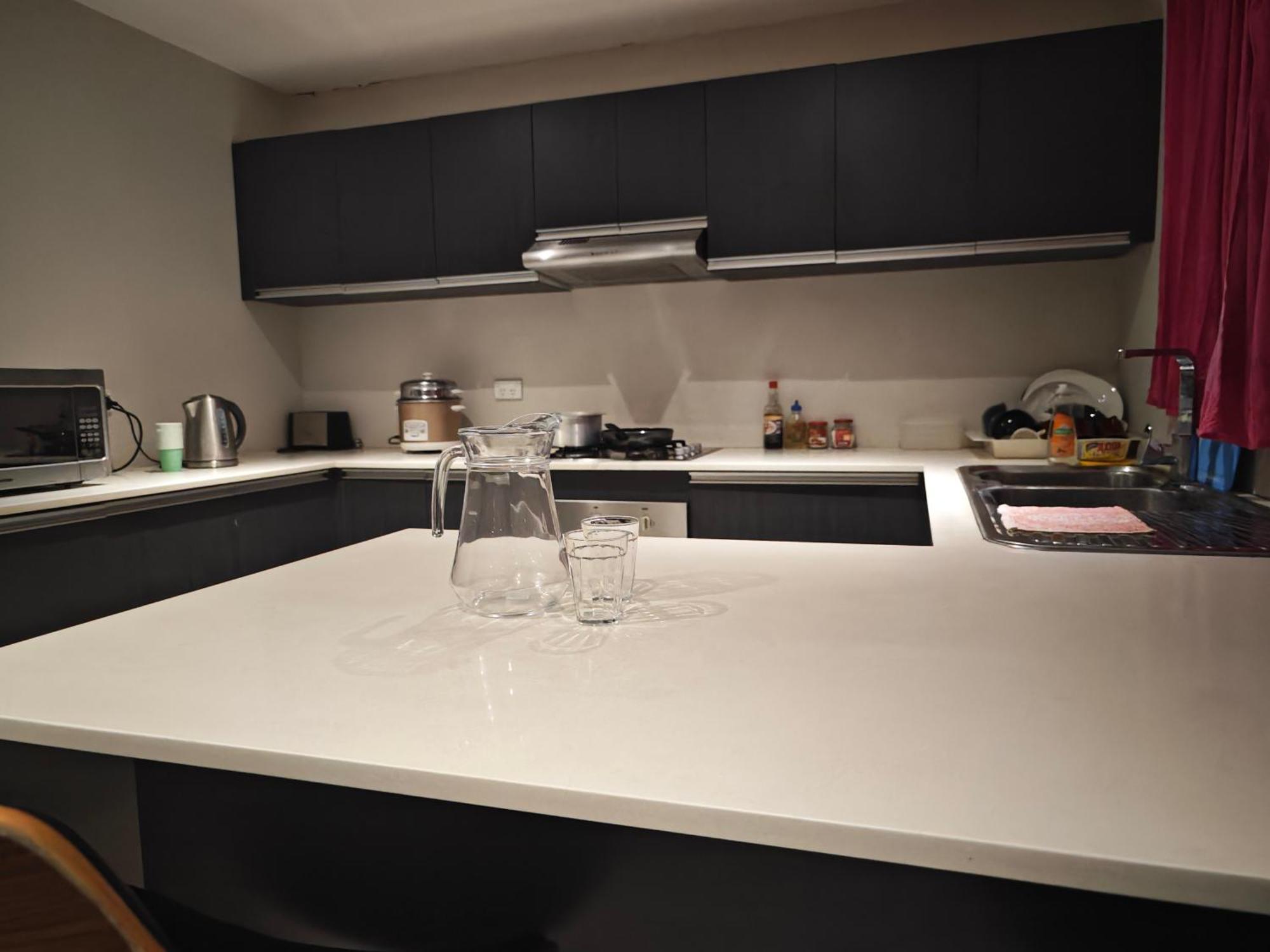 Pacific Fairprice Apartment *