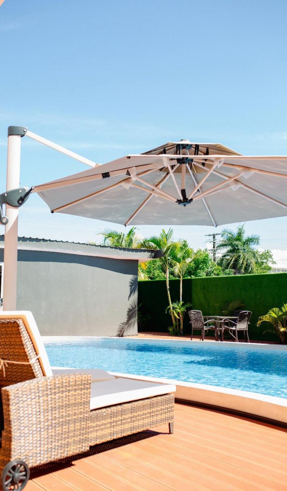 Hotel Hibiscus And Residences 5*
