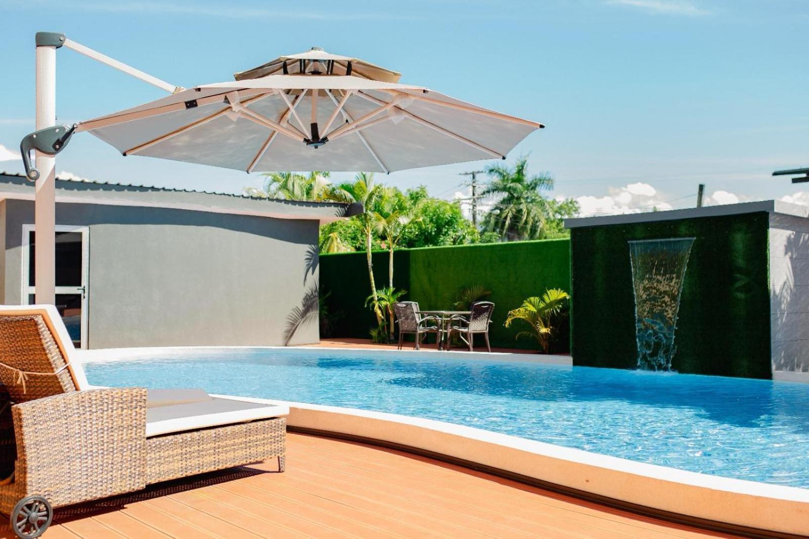 Hibiscus And Residences Hotel