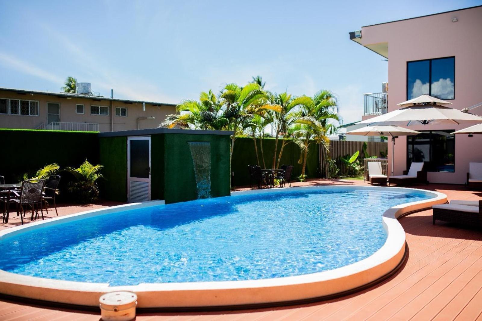Hotel Hibiscus And Residences