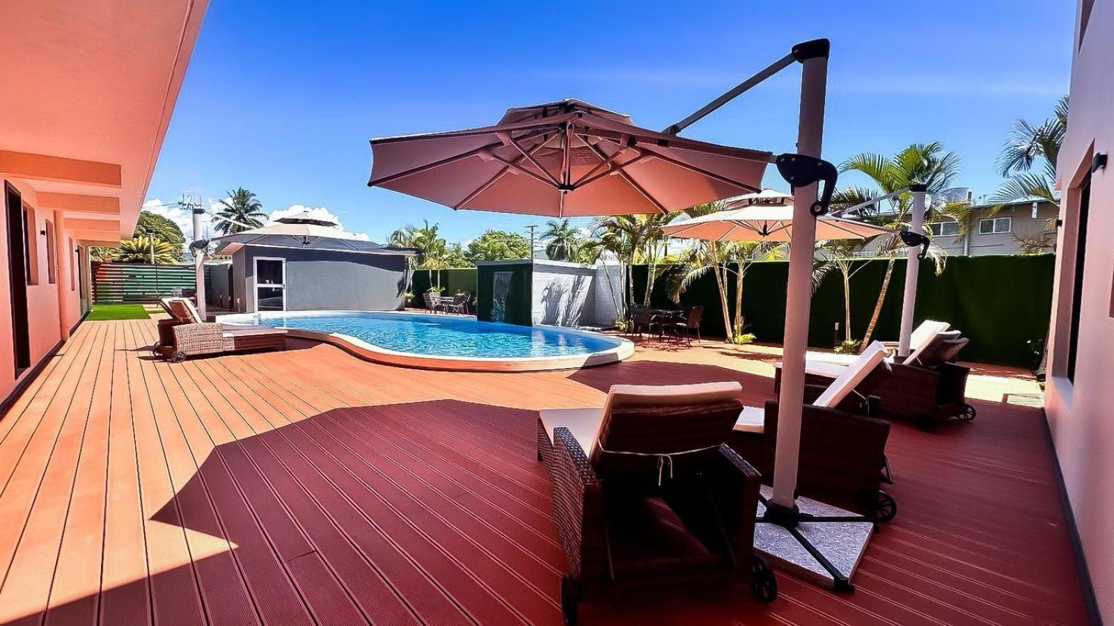 Hibiscus And Residences Hotel