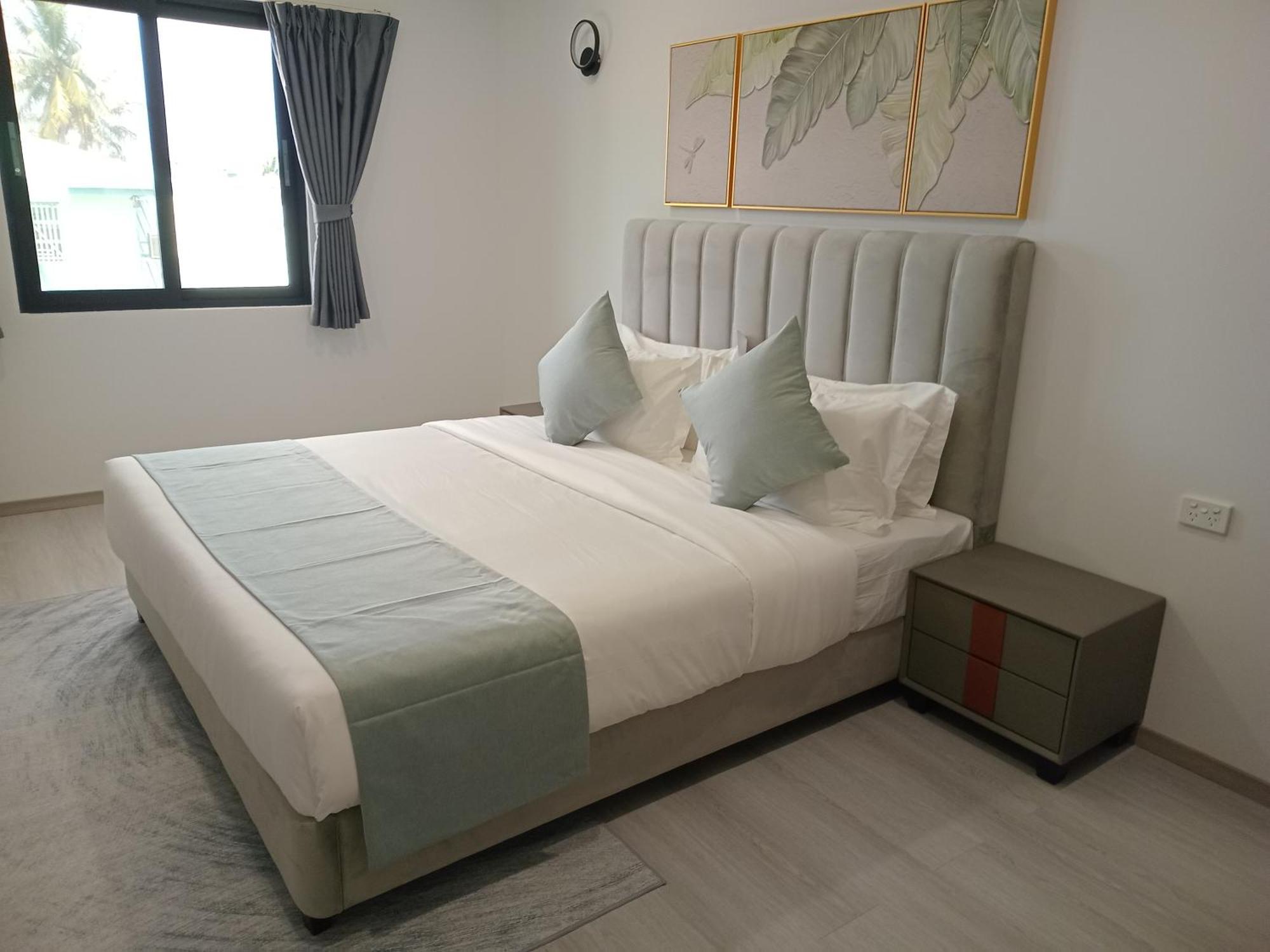 Hotel Hibiscus And Residences
