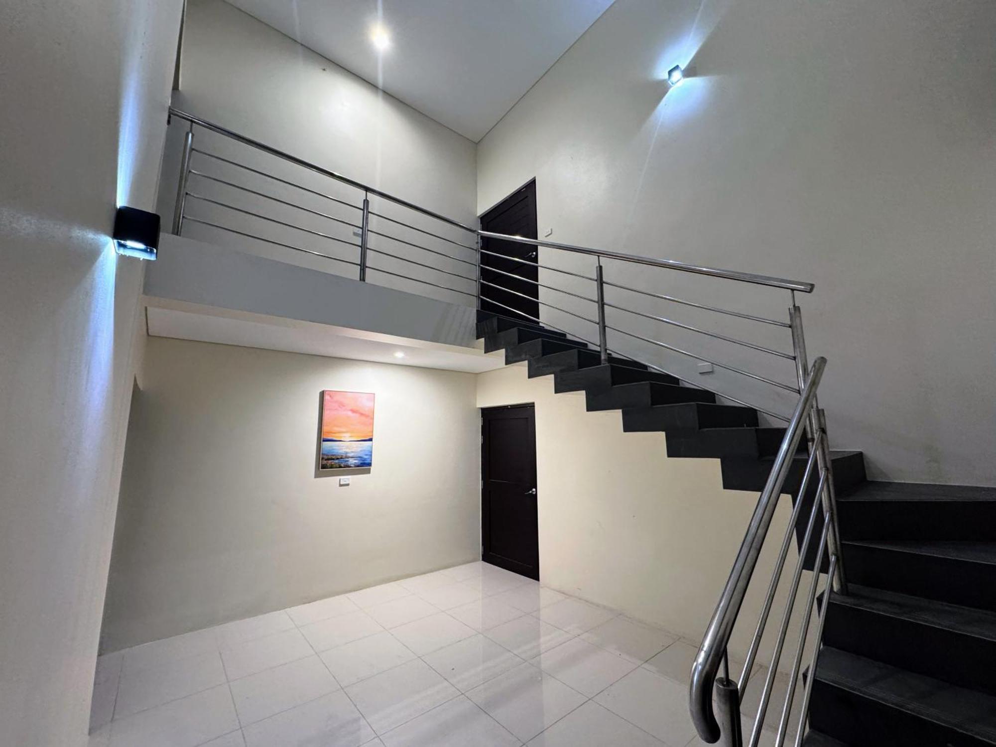 Brand New, Spacious, Close To The Airport, Executive, 2 Bedroom With A Pool, Quiet And Very Private Apartment Nadi