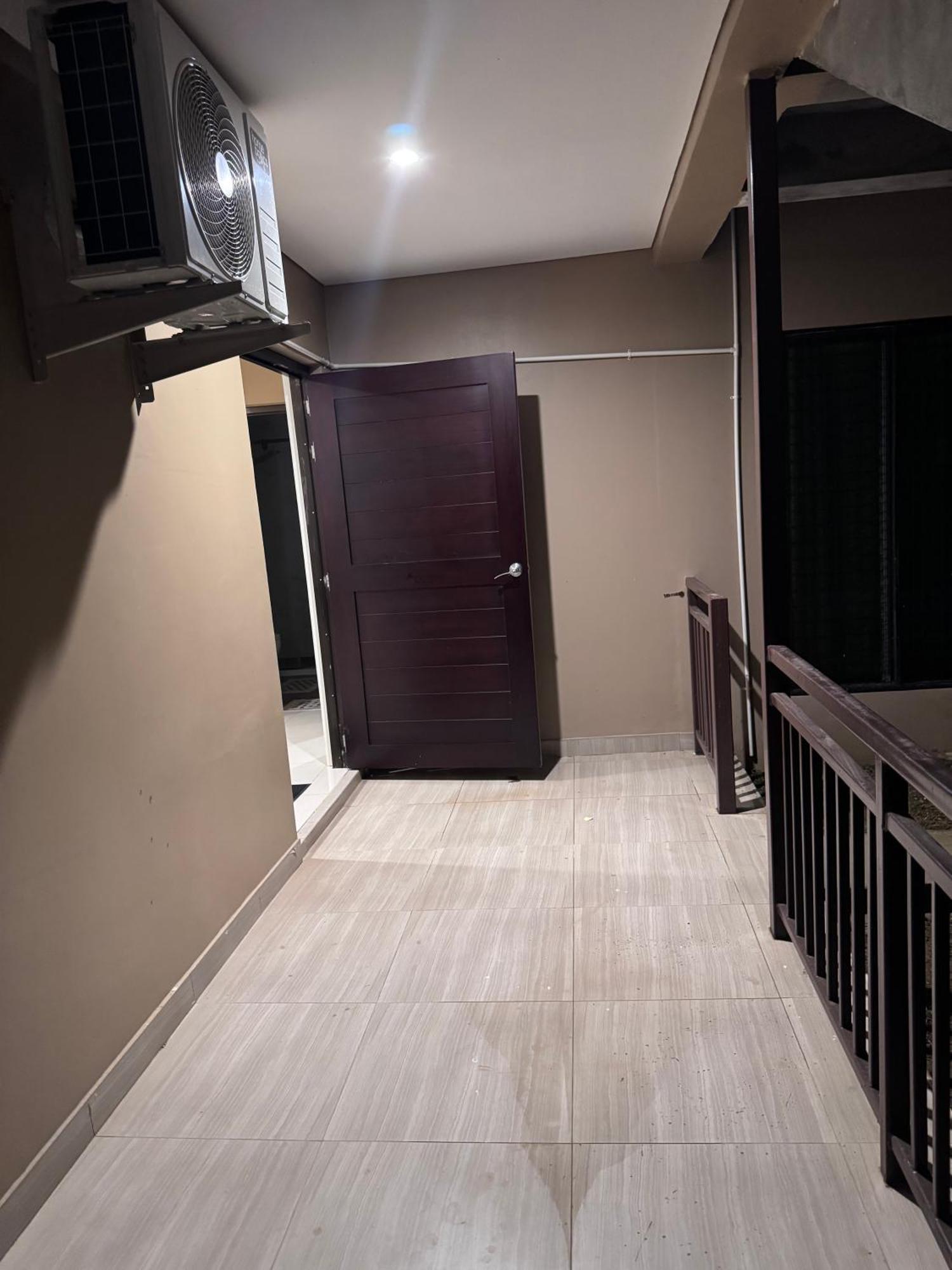 Brand New, Spacious, Close To The Airport, Executive, 2 Bedroom With A Pool, Quiet And Very Private * Nadi