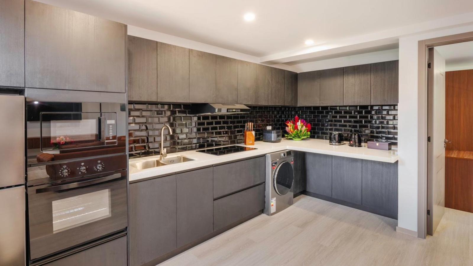 Hibiscus And Residences 5*