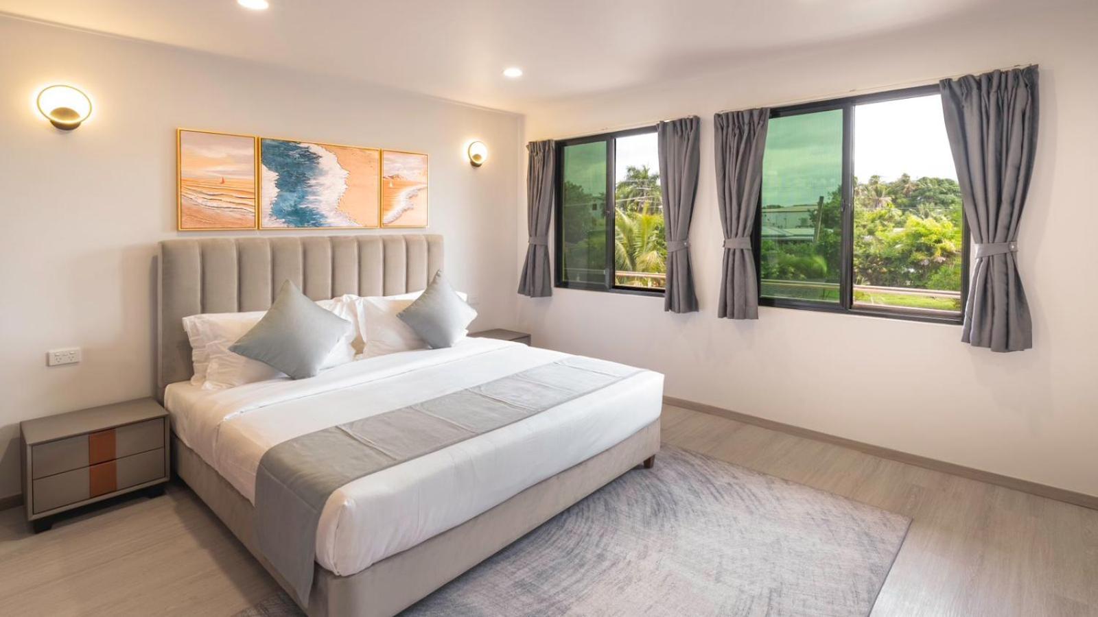 Hotel Hibiscus And Residences