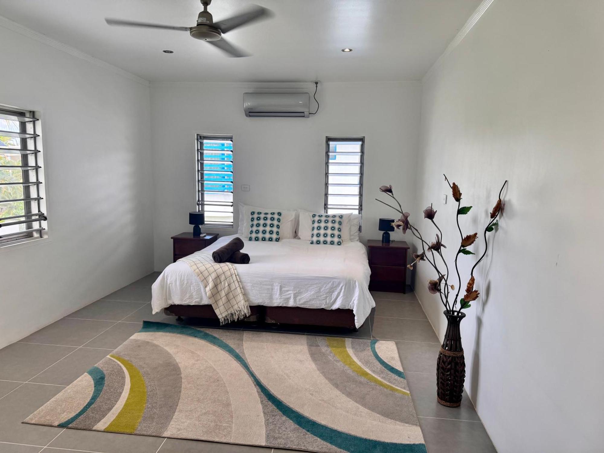 4 Bedroom 5 Min Walk To The * Nadi