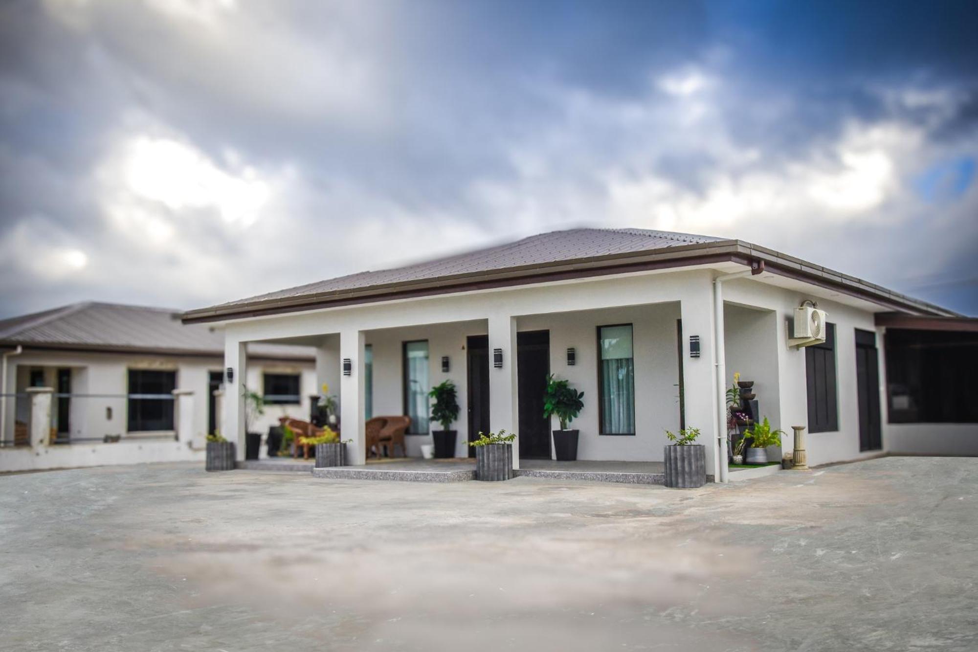 Peri's Sunset Homes Holiday home