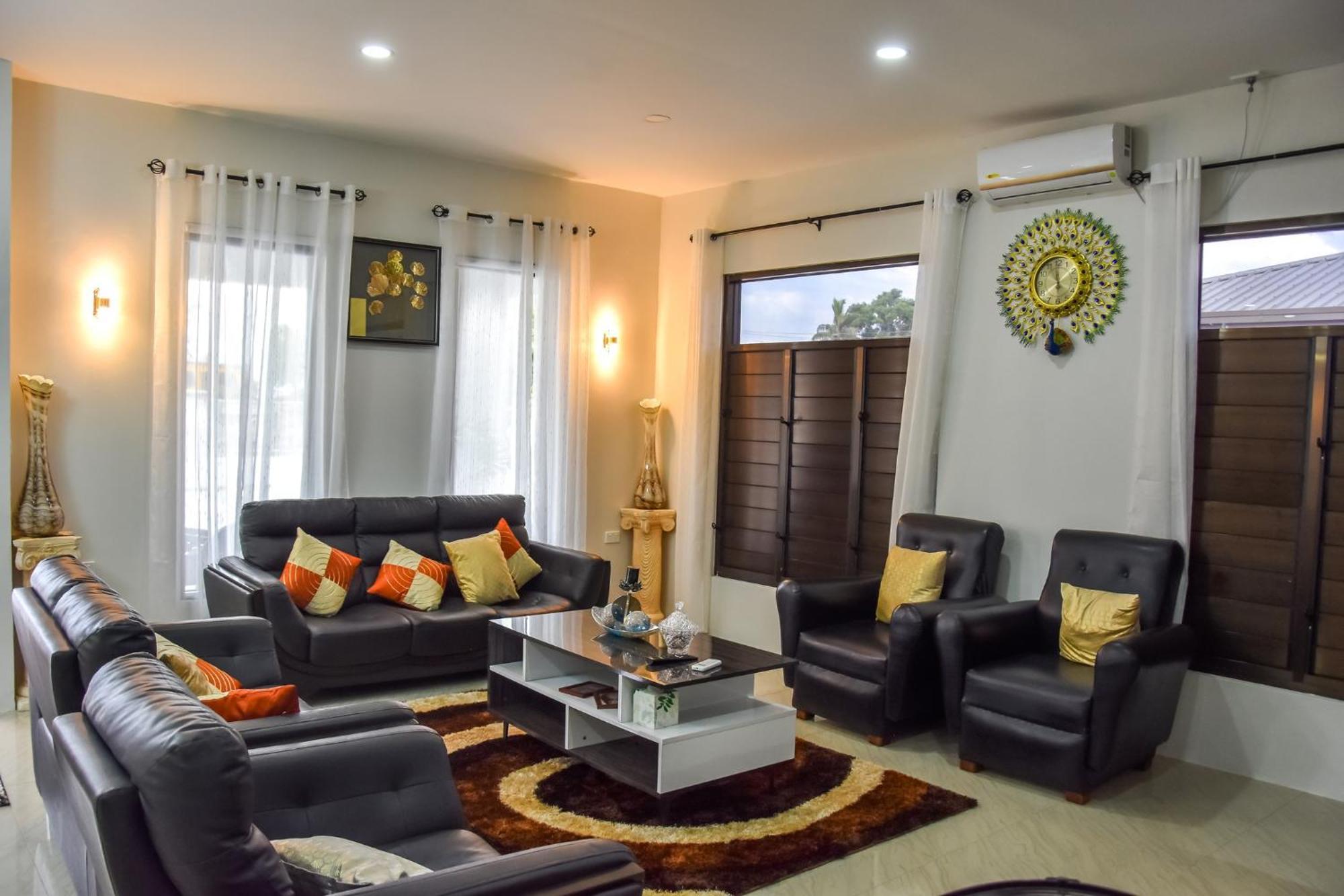 Holiday home Peri's Sunset Homes Nadi