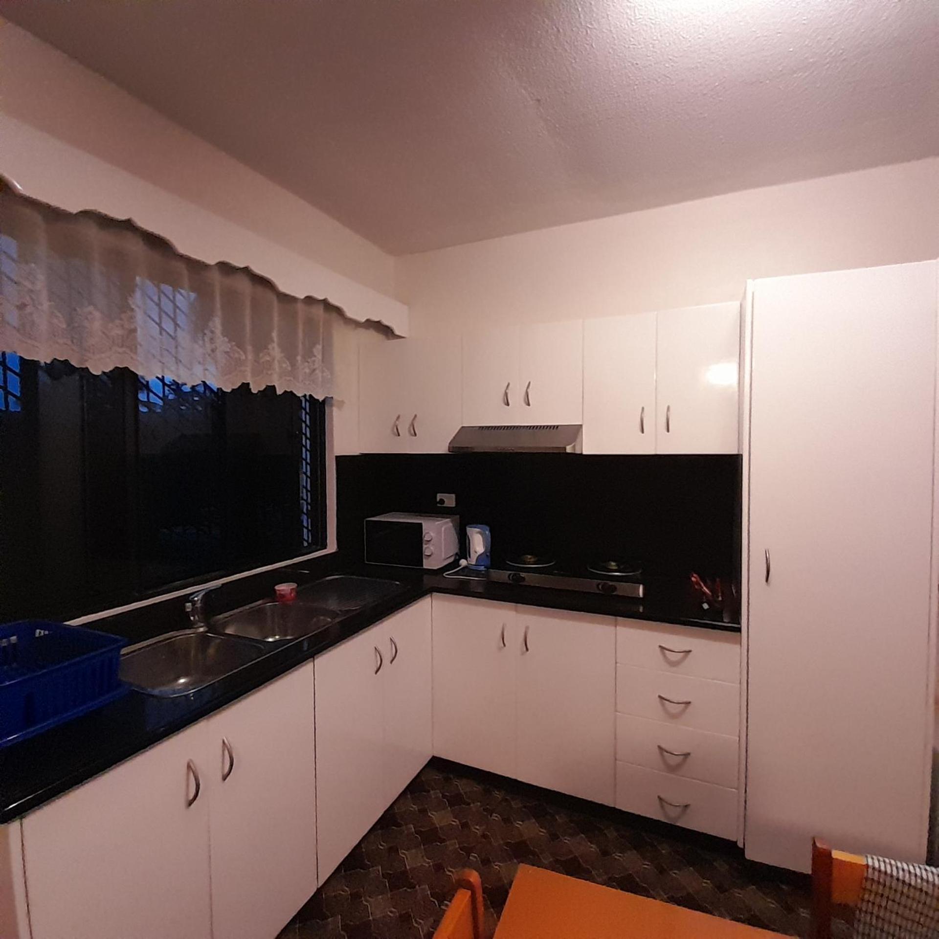 Bestwest Apartment