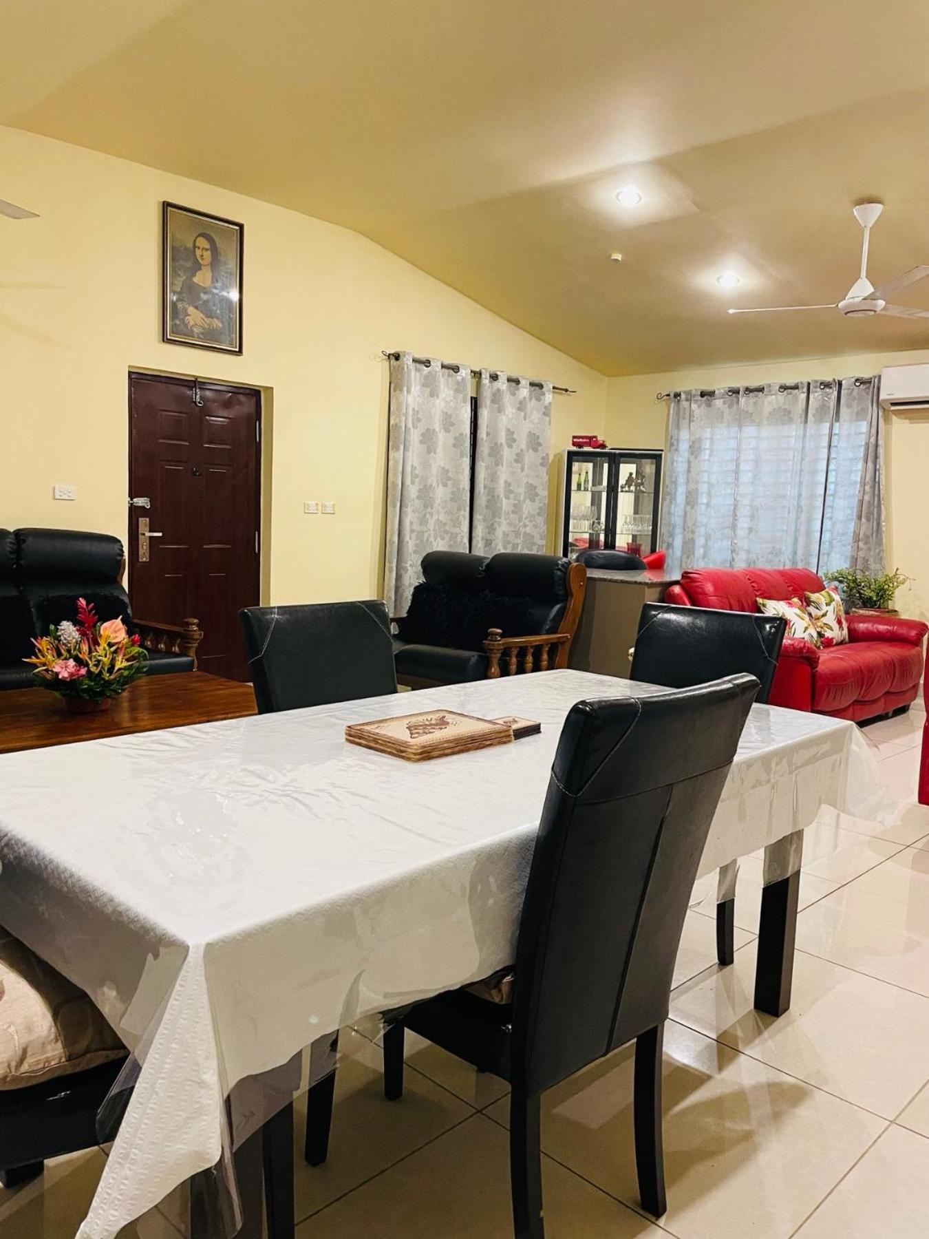 Bula Breeze Guest house *