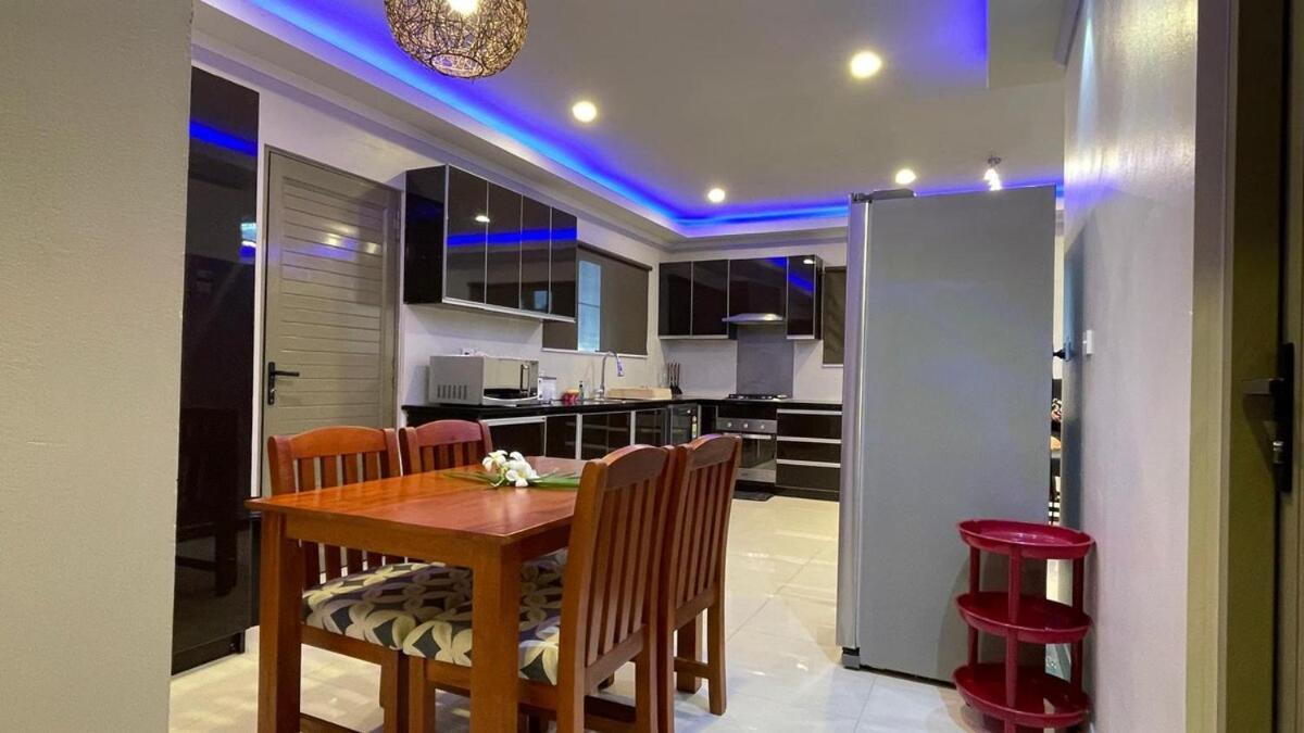 Apartment Sleek