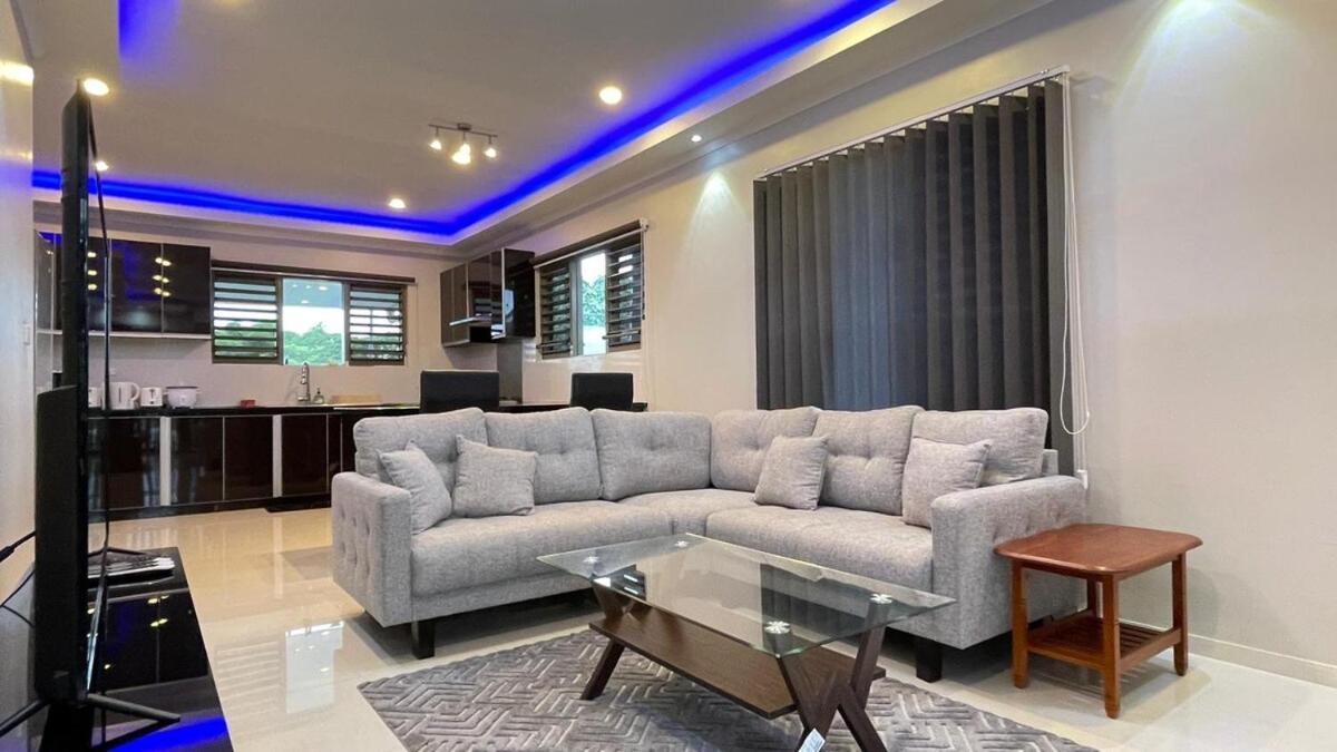 Sleek * Nadi