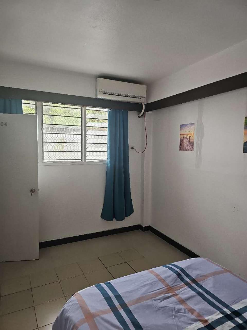 Lin's & Travel Guest house