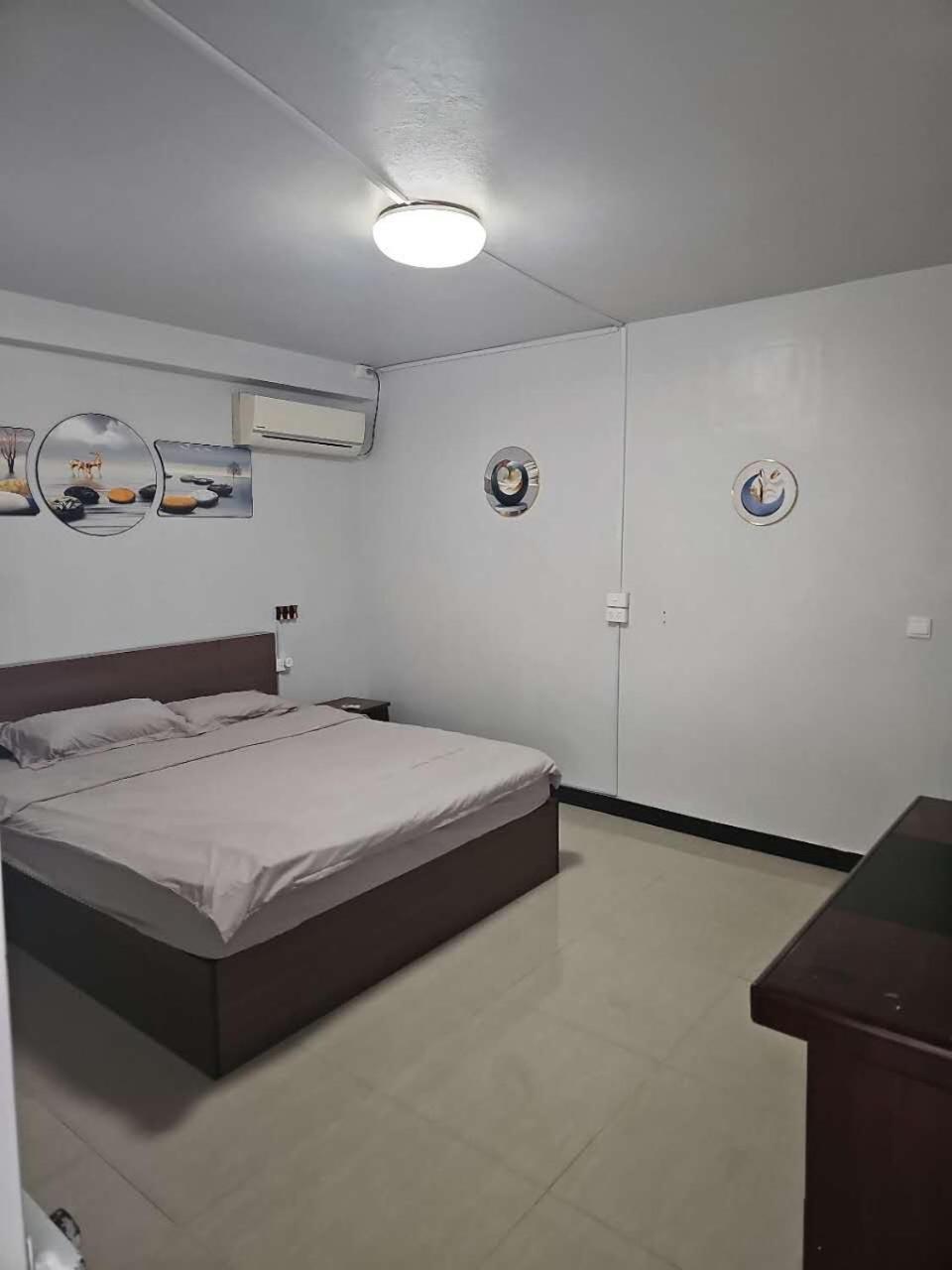 Lin's & Travel Guest house *