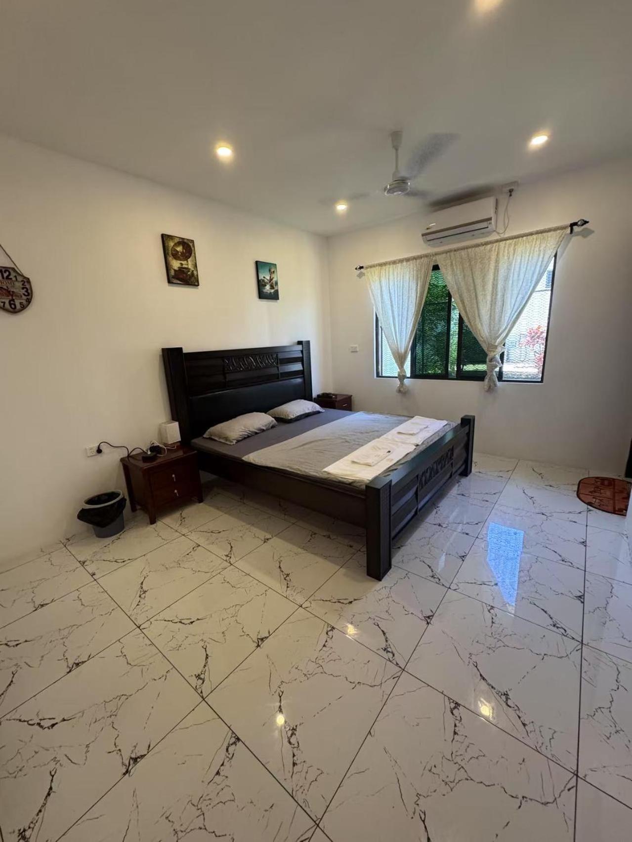 Deluxe Bedroom Nearby International Airport *