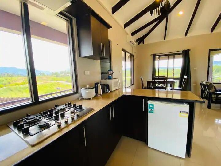 1 Great Mountain Views In Nadi, My Apartment *